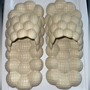 NEW! Bubble slippers/slides